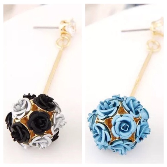 Jewelry - ‼️PRICE FIRM LAST CALL Long Flower Ball Earrings